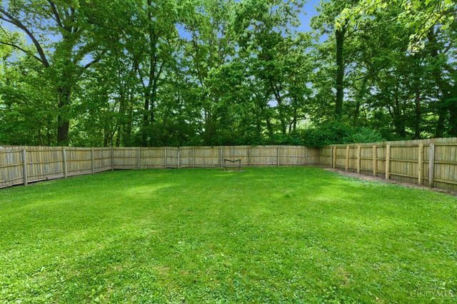 11662 Sharonwoods Court, Cincinnati, OH 45241