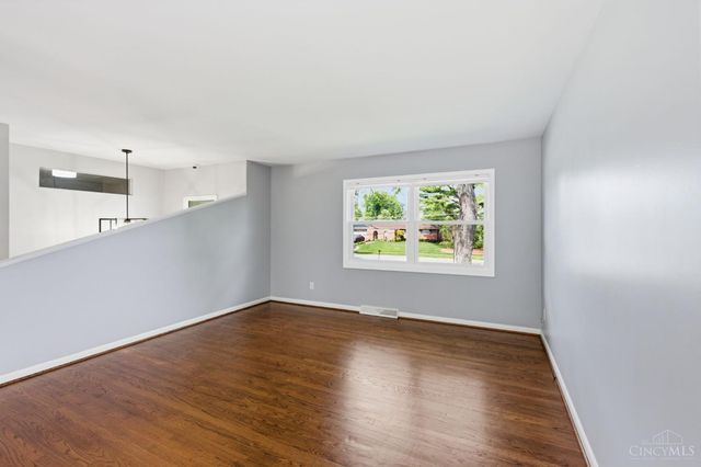 11662 Sharonwoods Court, Cincinnati, OH 45241