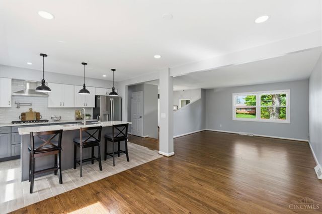 11662 Sharonwoods Court, Cincinnati, OH 45241