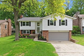 11662 Sharonwoods Court, Cincinnati, OH 45241