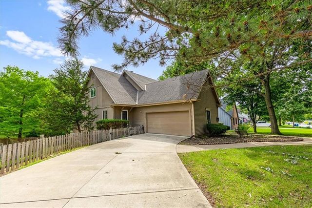 10263 Garnett Street, Overland Park, KS 66214