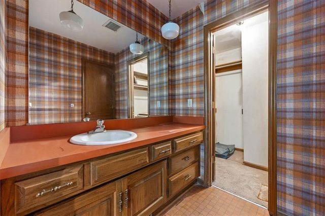 10263 Garnett Street, Overland Park, KS 66214