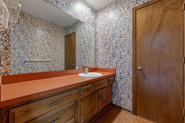 10263 Garnett Street, Overland Park, KS 66214