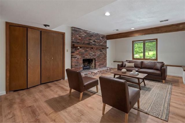 10263 Garnett Street, Overland Park, KS 66214