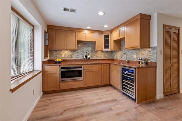 10263 Garnett Street, Overland Park, KS 66214