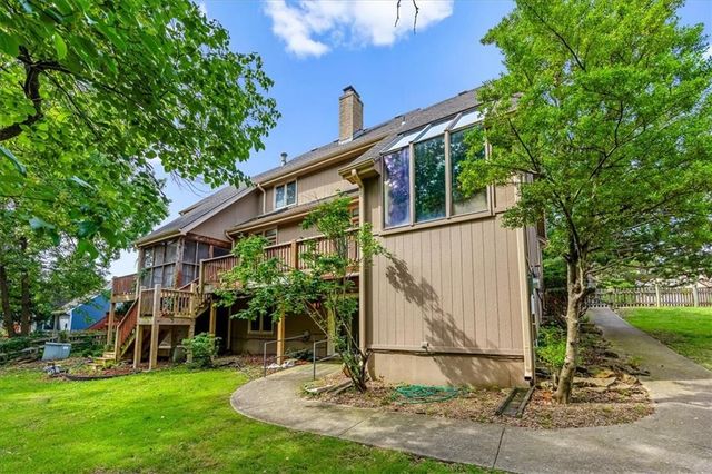 10263 Garnett Street, Overland Park, KS 66214