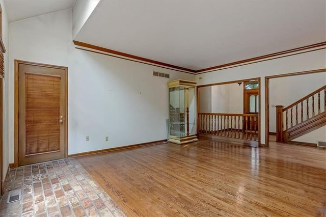 10263 Garnett Street, Overland Park, KS 66214