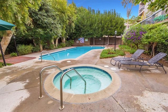 5339 Lindley Unit 207, Tarzana, CA 91356