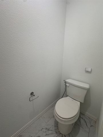 9805 Michael Irvin Street, Irving, TX 75063