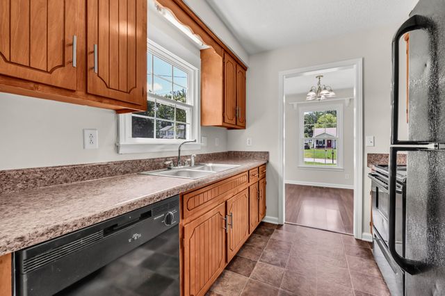 577 Kathryn Ct, Clarksville, TN 37042