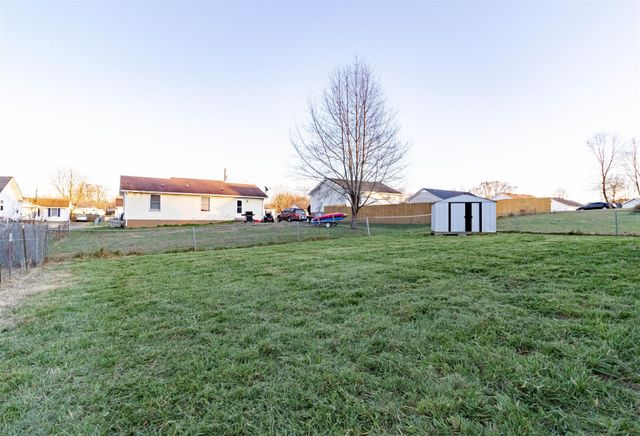 577 Kathryn Ct, Clarksville, TN 37042