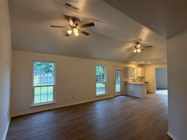 1404 Michael Lane, Siloam Springs, AR 72761