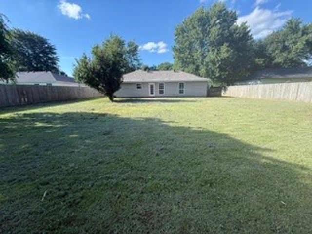 1404 Michael Lane, Siloam Springs, AR 72761