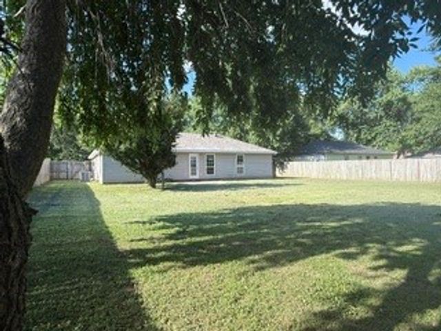 1404 Michael Lane, Siloam Springs, AR 72761