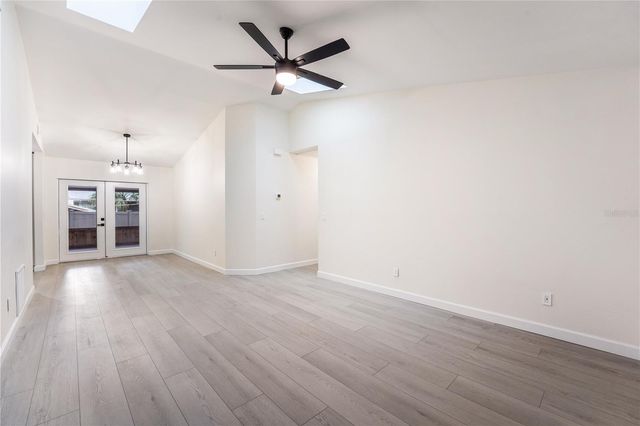 104 N GLENWOOD AVENUE, Orlando, FL 32803