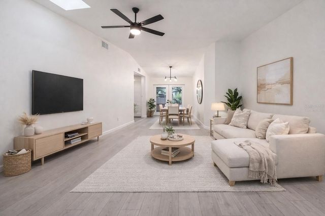 104 N GLENWOOD AVENUE, Orlando, FL 32803