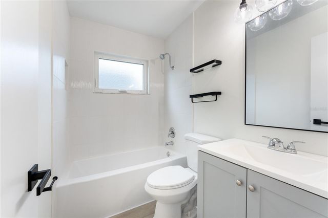 104 N GLENWOOD AVENUE, Orlando, FL 32803