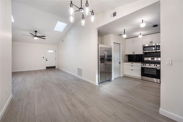 104 N GLENWOOD AVENUE, Orlando, FL 32803