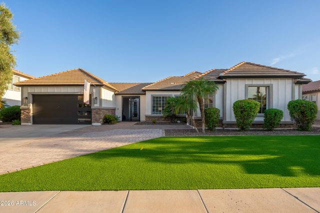 445 E LYNX Way, Chandler, AZ 85249