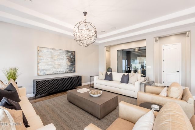 445 E LYNX Way, Chandler, AZ 85249
