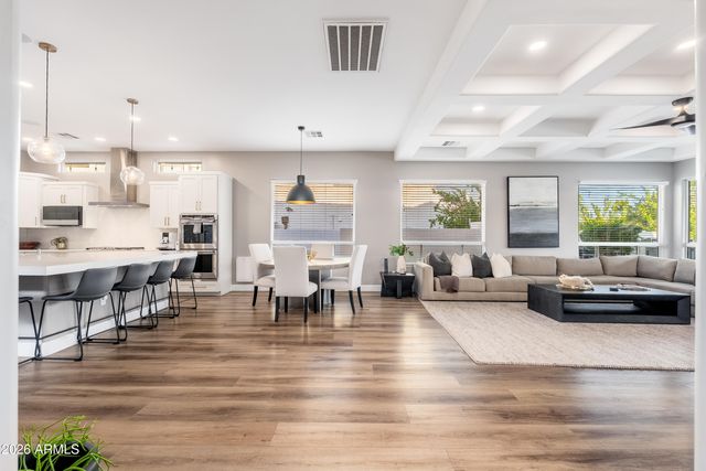 445 E LYNX Way, Chandler, AZ 85249