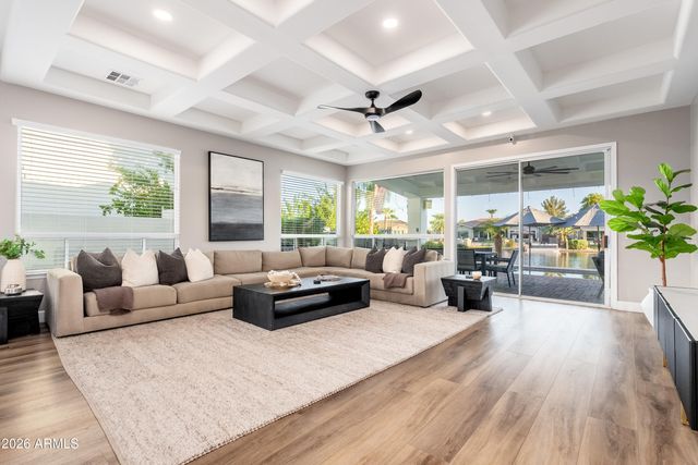 445 E LYNX Way, Chandler, AZ 85249