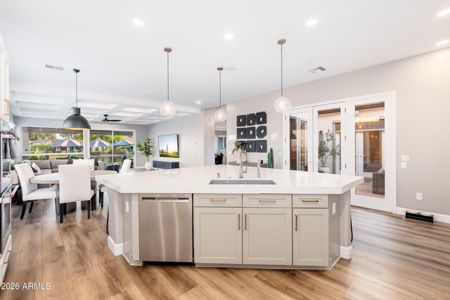 445 E LYNX Way, Chandler, AZ 85249