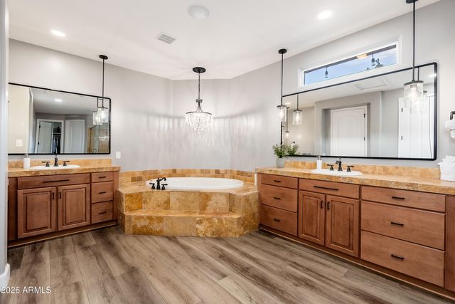445 E LYNX Way, Chandler, AZ 85249