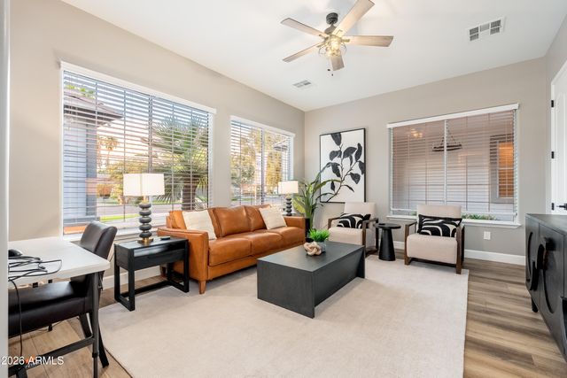 445 E LYNX Way, Chandler, AZ 85249