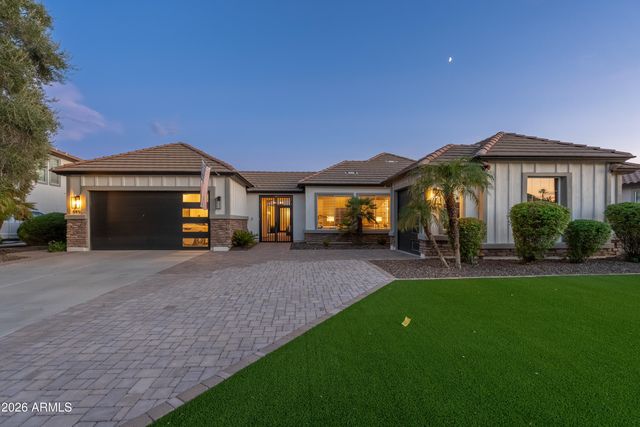 445 E LYNX Way, Chandler, AZ 85249