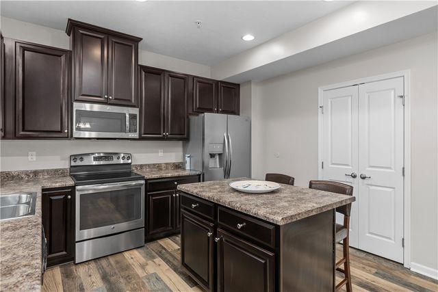 236 Thornapple Ln, Cranberry Twp, PA 16066