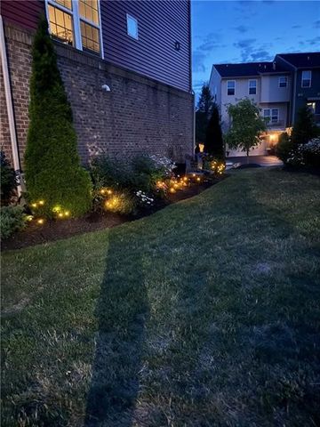 236 Thornapple Ln, Cranberry Twp, PA 16066