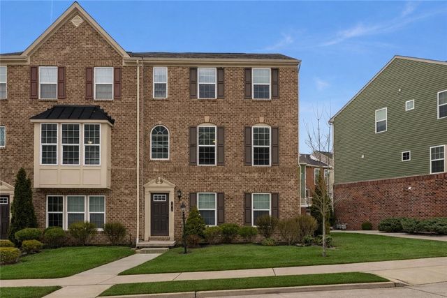 236 Thornapple Ln, Cranberry Twp, PA 16066