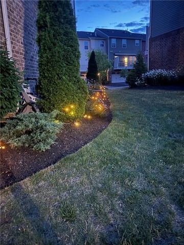 236 Thornapple Ln, Cranberry Twp, PA 16066