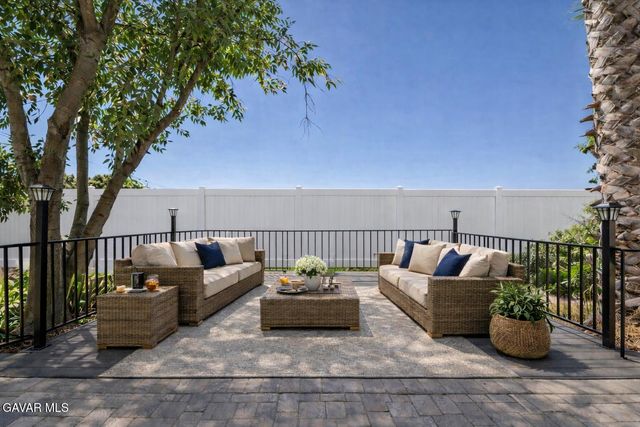 20500 Blairmoore Street, Chatsworth, CA 91311