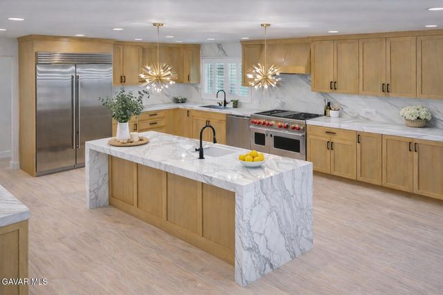 20500 Blairmoore Street, Chatsworth, CA 91311