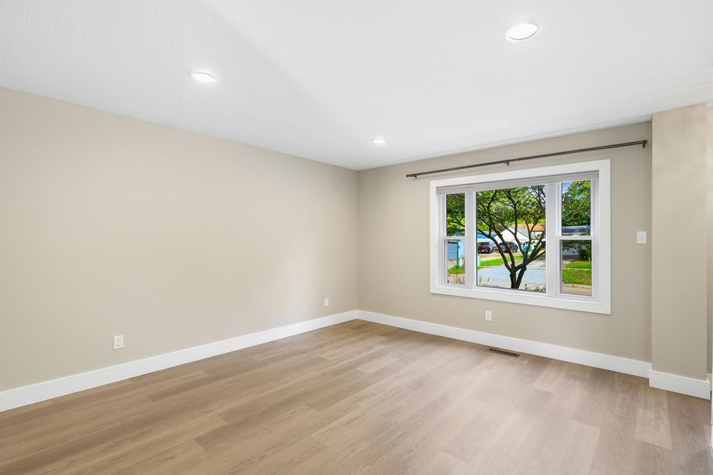 412 E 1st Street, Chaska, MN 55318 — photo 5