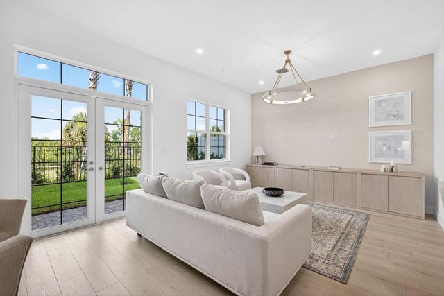 125 Water Pointe Place Place 28, Jupiter, FL 33477