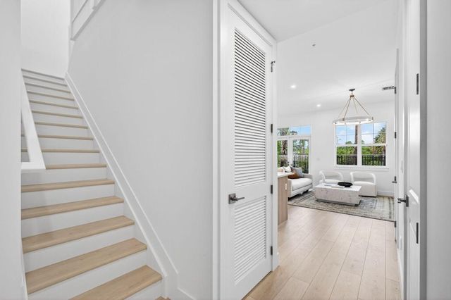 125 Water Pointe Place Place 28, Jupiter, FL 33477