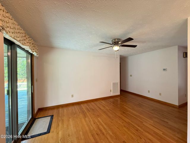 315 W Craven Avenue, Pinebluff, NC 28373