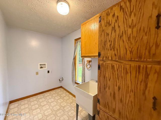 315 W Craven Avenue, Pinebluff, NC 28373