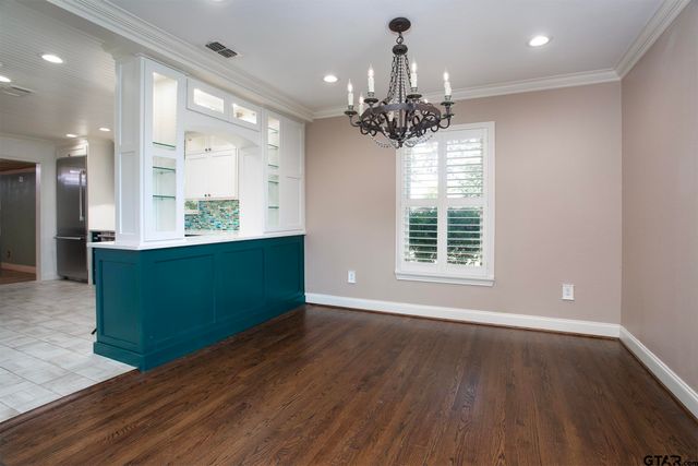 502 W Hubbard St, Lindale, TX 75771