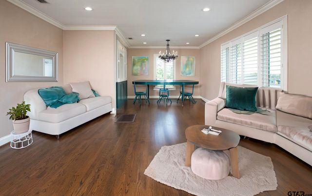 502 W Hubbard St, Lindale, TX 75771