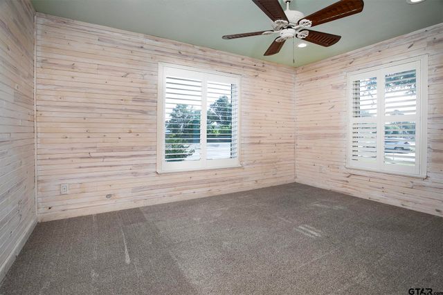 502 W Hubbard St, Lindale, TX 75771