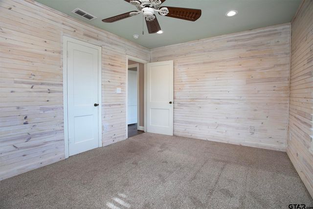 502 W Hubbard St, Lindale, TX 75771