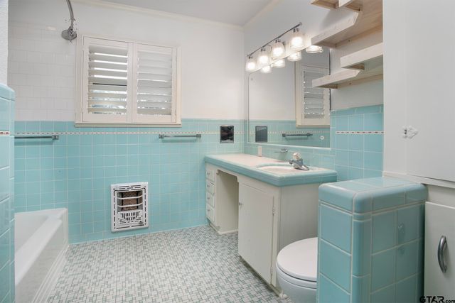 502 W Hubbard St, Lindale, TX 75771