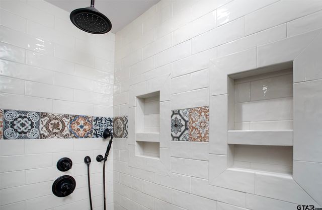 502 W Hubbard St, Lindale, TX 75771