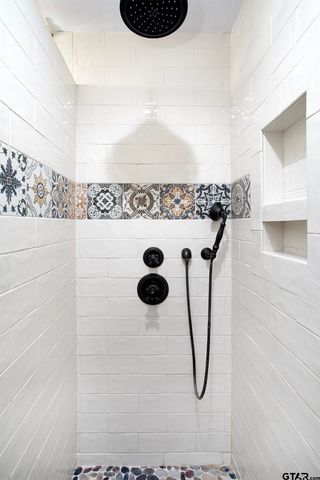 502 W Hubbard St, Lindale, TX 75771