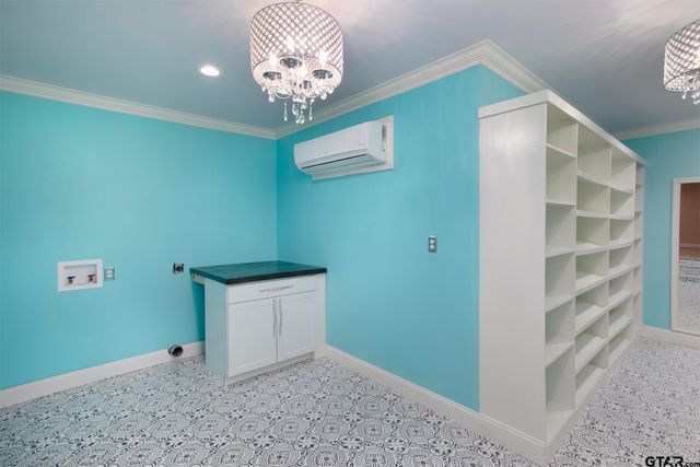 502 W Hubbard St, Lindale, TX 75771