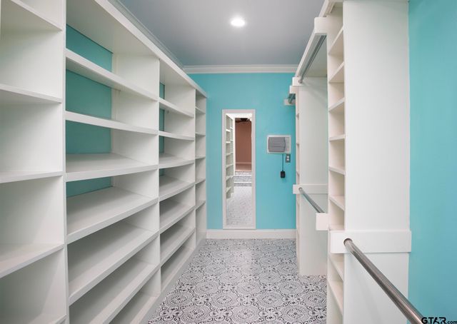 502 W Hubbard St, Lindale, TX 75771